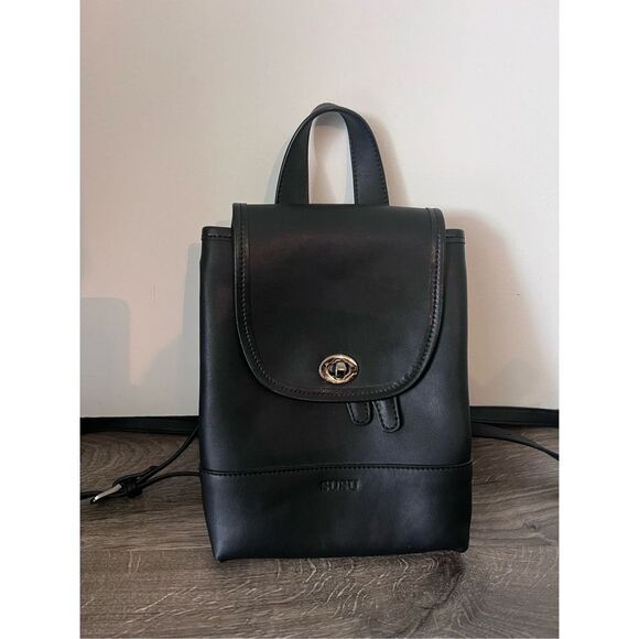 Susu turn lock closureleather backpack